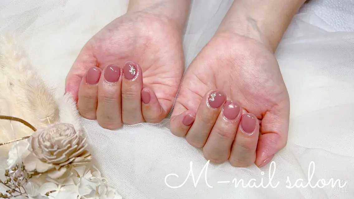 ネイル シンプルネイル M_ nail salonのネイルデザイン