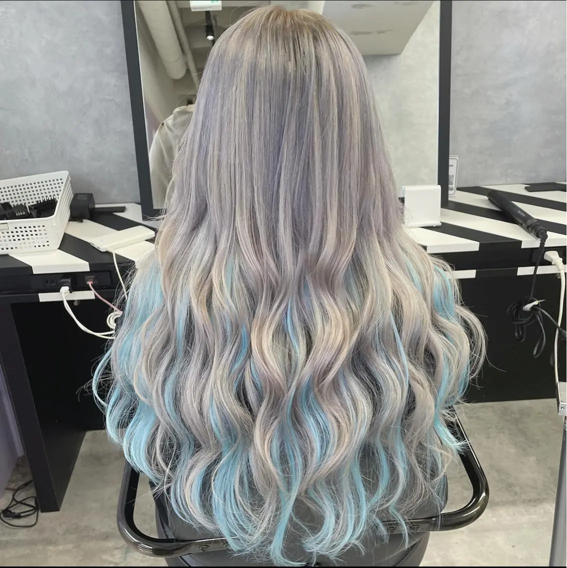 ロング カラー シールエクステ インナーカラー エクステ ブリーチ&エクステ 🥀ケアカラー特化のヘアスタイル