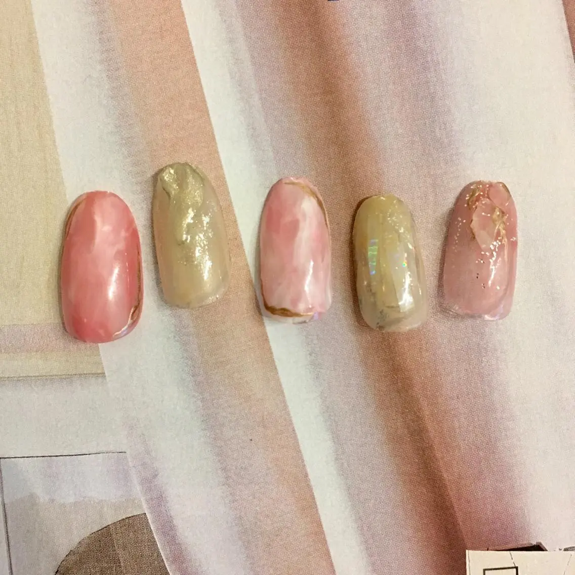 ネイル ニュアンスネイル 栗林 実莉のネイルデザイン