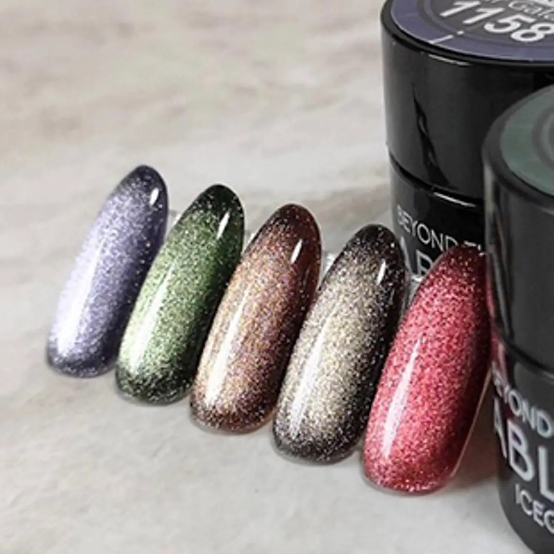 ネイル フラッシュネイル マグネットネイル Vogusty's Nail 鶴見店のネイルデザイン