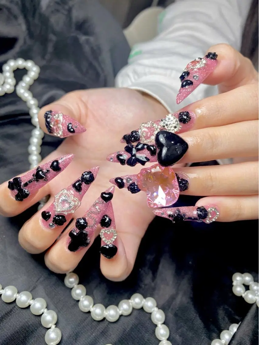 ネイル フラッシュネイル フレンチネイル グラデーション キラキラネイル 韓国ネイル ハンドネイル nyunn nailのネイルデザイン