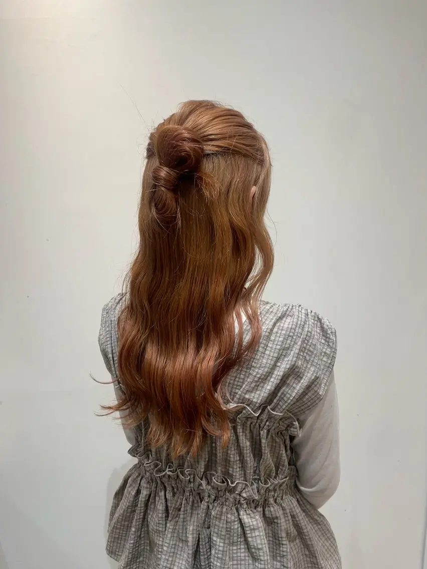 ロング カラー 佐々木 彩羽のヘアスタイル