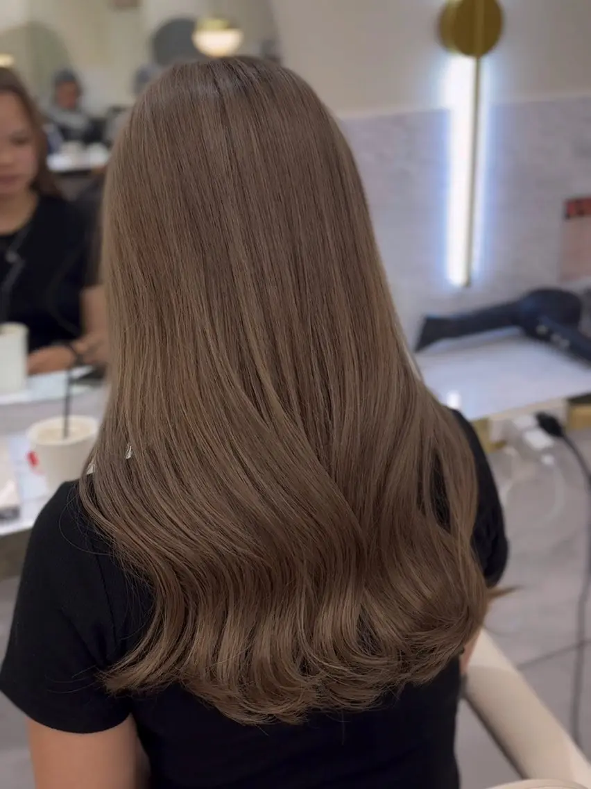 ロング カラー ベージュカラー ブリーチ ミルクティーベージュ ヘアカラー 髪質改善🫧 カラー特化/Hinaのヘアスタイル