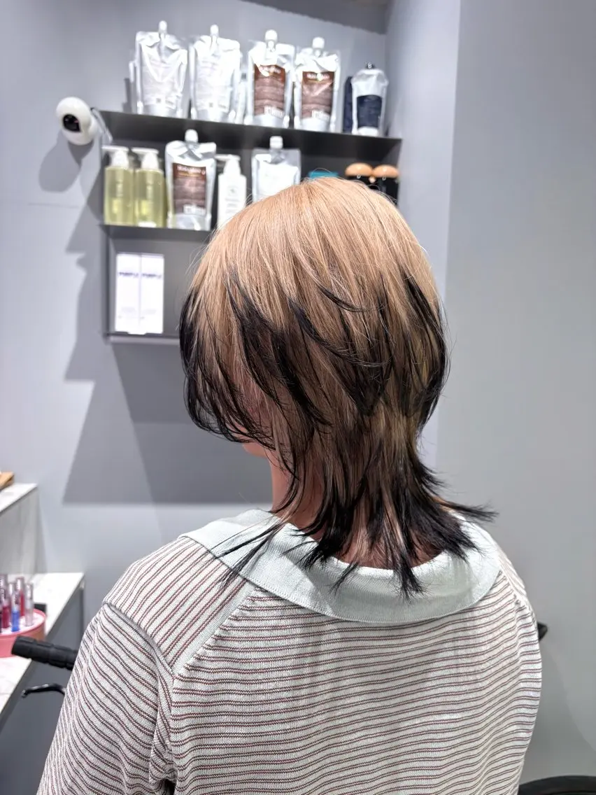 ミディアム カラー カット ヘアカラー トリートメント NANA🦖 ハイトーンデザインのヘアスタイル
