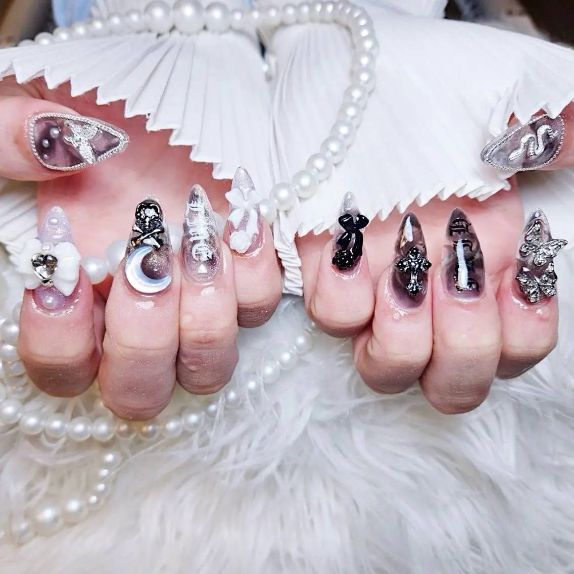 ネイル ハンドネイル 🍭Yun nail hyejin🌸のネイルデザイン