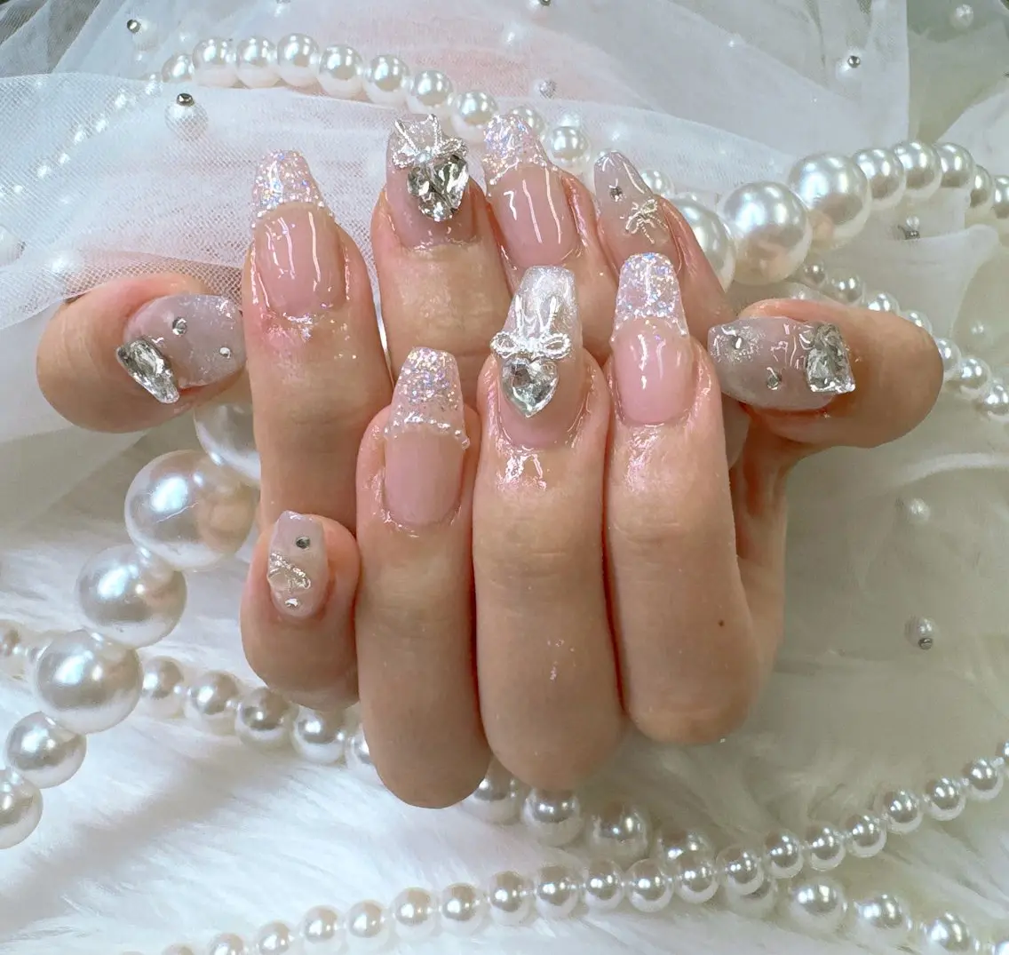ネイル アートネイル フットネイル フレンチネイル ガラスフレンチ ハート Queeens nailのネイルデザイン