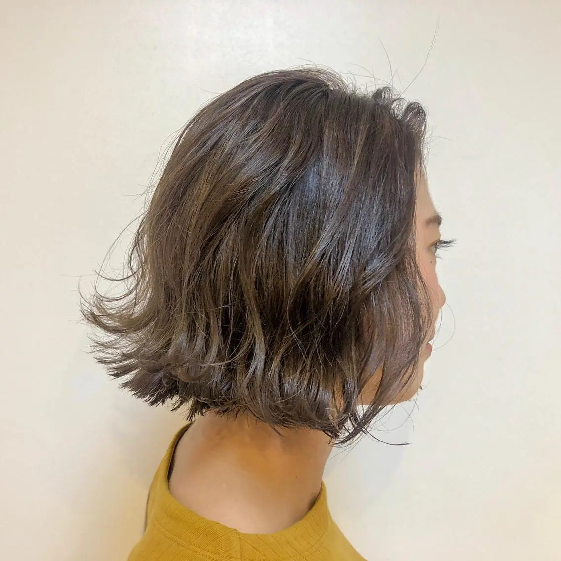 ショート カラー アッシュ ベージュカラー ブリーチ 透明感カラー ブリーチなしカラー 尾籠 美幸 (オゴモリ ミユキ)のヘアスタイル