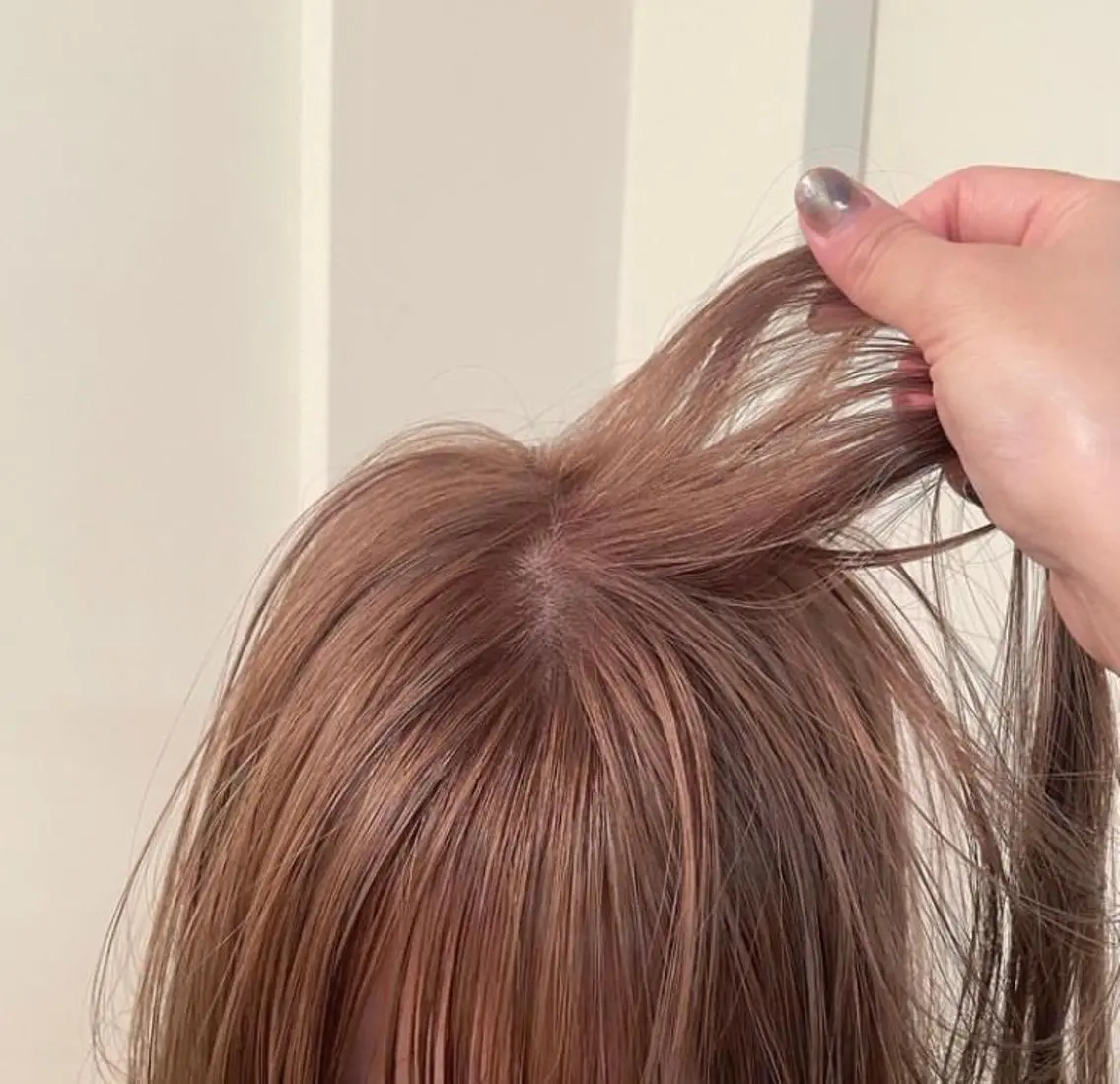 ロング カラー ブリーチ サキ🤍ハイトーン 🪩レイヤーカットのヘアスタイル