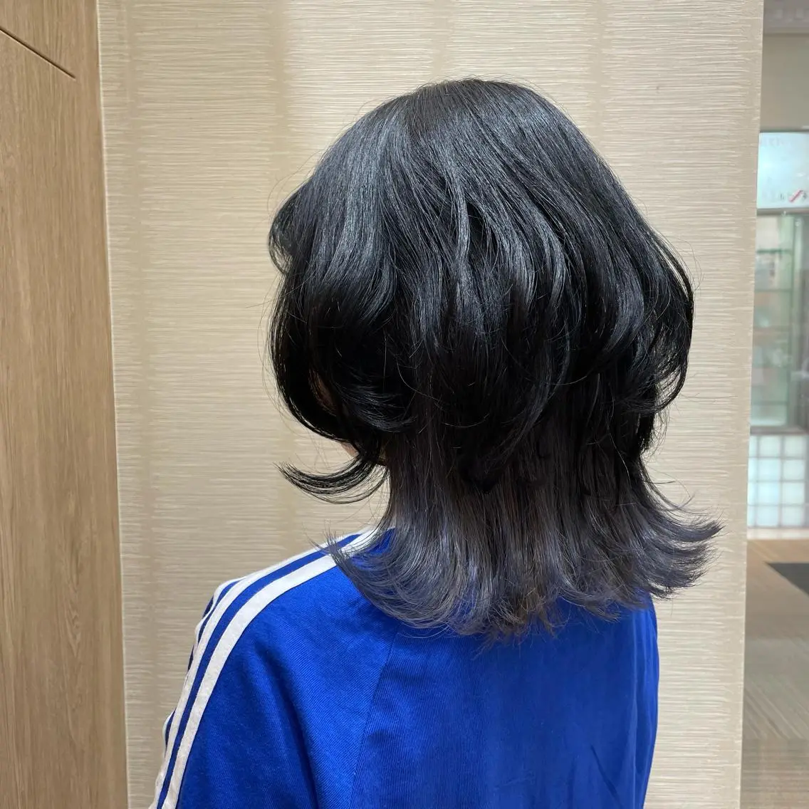ミディアム ウルフカット カット ヘアカラー Yui ユイのヘアスタイル