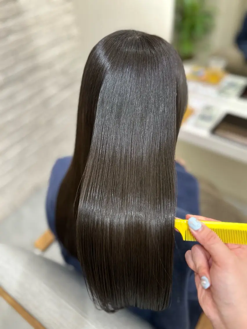 セミロング カラー ヘアアレンジ ヘアカラー トリートメント 髪質改善&艶感カラー 🪄岡井美結のヘアスタイル