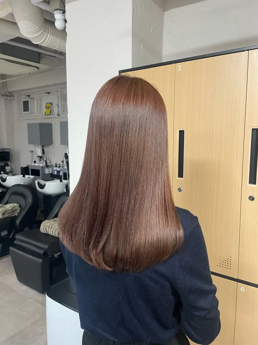 セミロング カット ヘアカラー tokute 中野真咲🐺のヘアスタイル