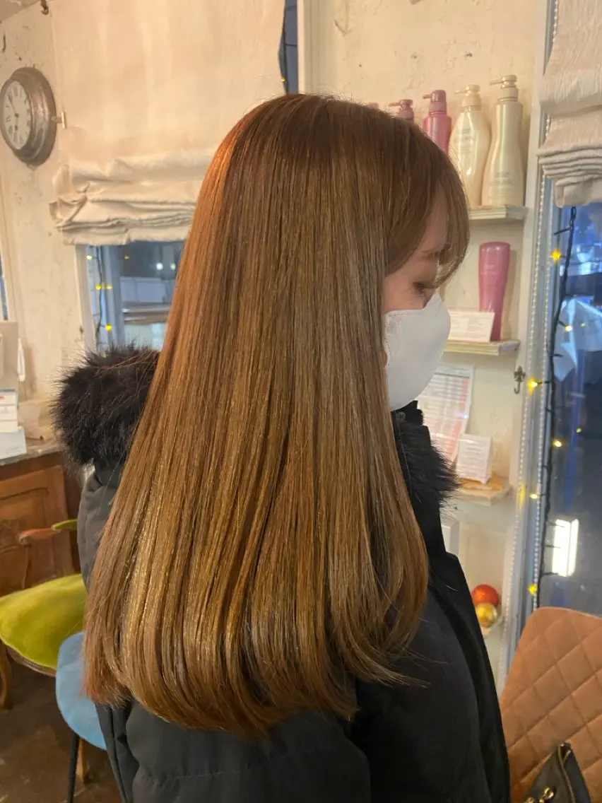 ロング ケアストレート ハナシロミサキのヘアスタイル