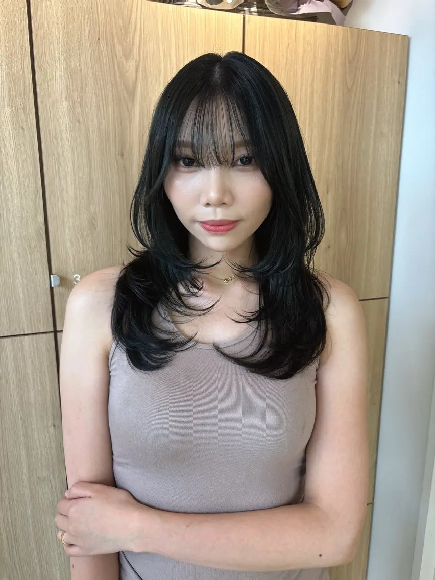 ロング ハッシュカット ハイレイヤー レイヤーカット vince gio 彩織のヘアスタイル