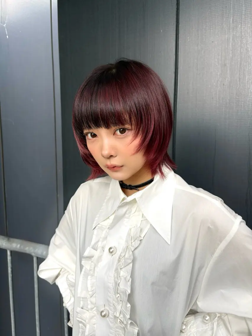 ミディアム カラー ブリーチ ブリーチなしカラー レッドカラー ヘアカラー カラー/縮毛/ MINX 小野瀬隼のヘアスタイル