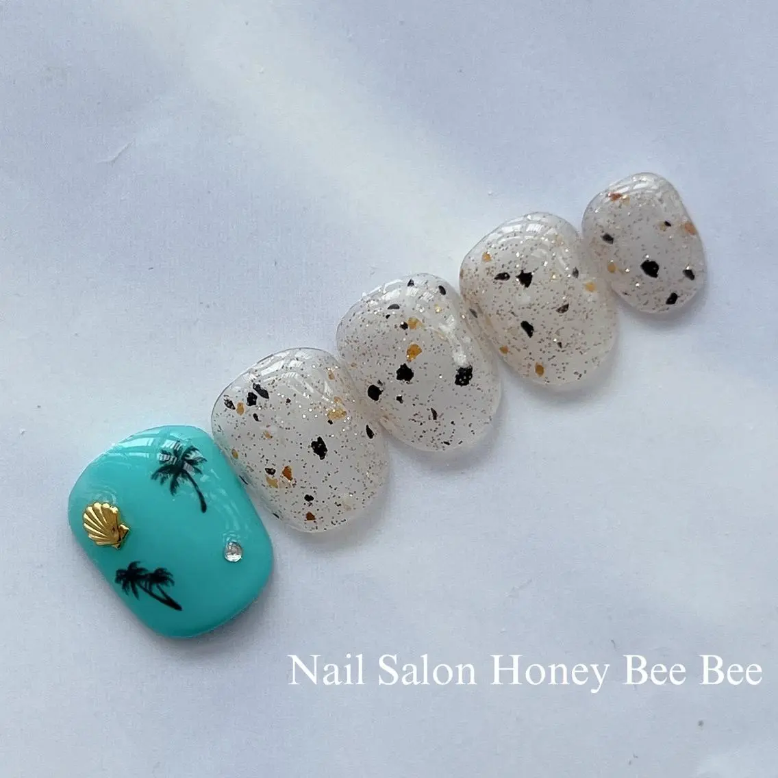 ネイル Nail salon Honey Beeのネイルデザイン