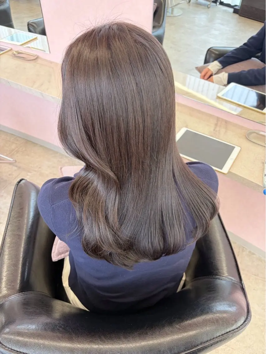 カラー グレージュ MATTY azusaのヘアスタイル