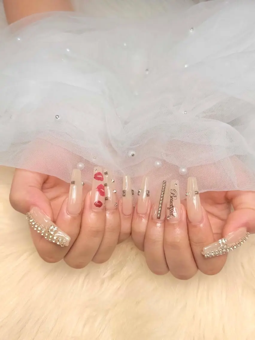 ネイル アートネイル ボルドー フレンチネイル ジェルネイル 氷ネイル・うるうるネイル ハンドネイル Julie NailSalonのネイルデザイン