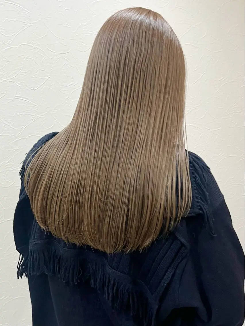 ロング カラー ベージュカラー ブリーチ 透明感カラー グレージュ ミルクティーベージュ ヘアカラー Kasumi /伏見 /髪質改善/ロングのヘアスタイル
