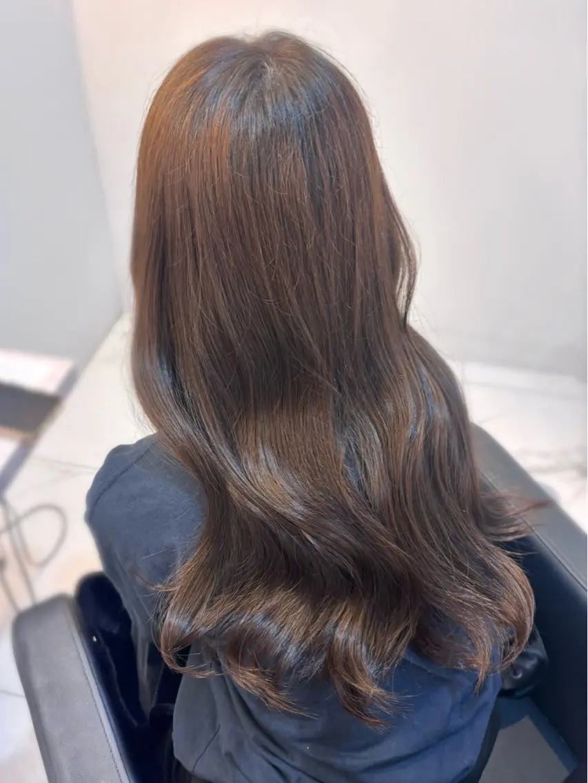 ロング ヘアカラー 𝐿𝑒𝑒 四ツ橋 𝑅𝐴𝑁𝐴のヘアスタイル