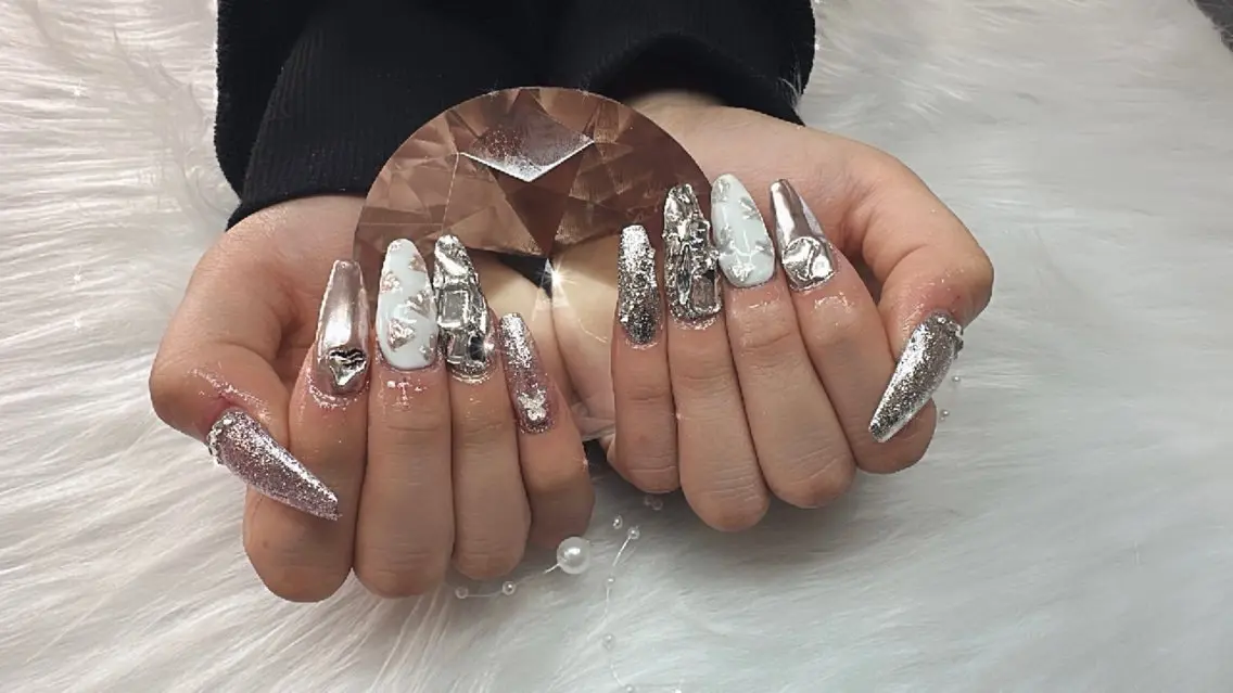ネイル ハート ミラーネイル 中西 美羽のネイルデザイン