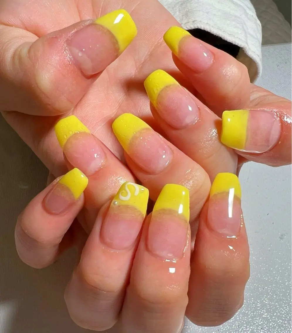 ネイル フレンチネイル 春ネイル 黄色 ハンドネイル private salon mieのネイルデザイン