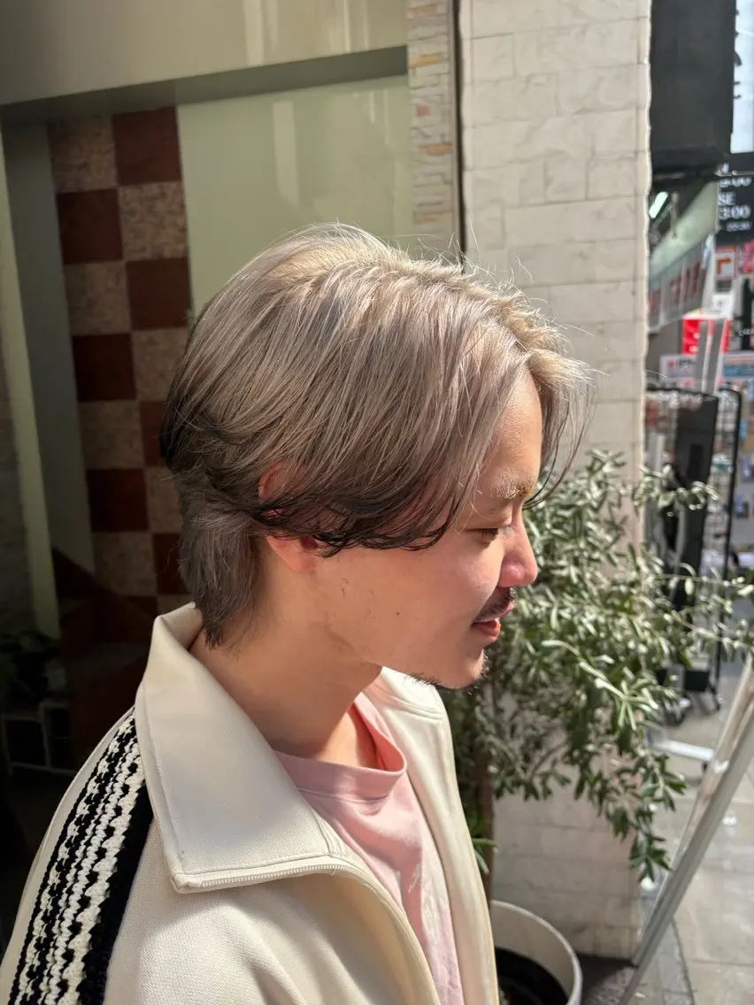 カラー メンズ デザインカラー ヘアカラー トリートメント 山本 龍亜のヘアスタイル