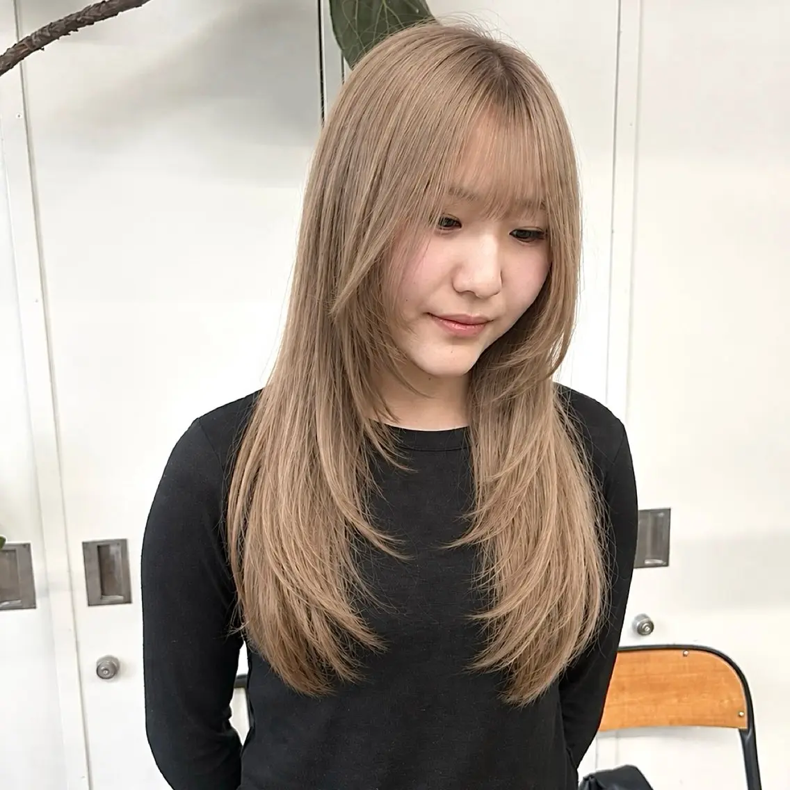 ロング カラー ハイトーンカラー レイヤーカット ヘアカラー 伊藤ほのか/柔らかパ ーマ/酸性ストレートのヘアスタイル