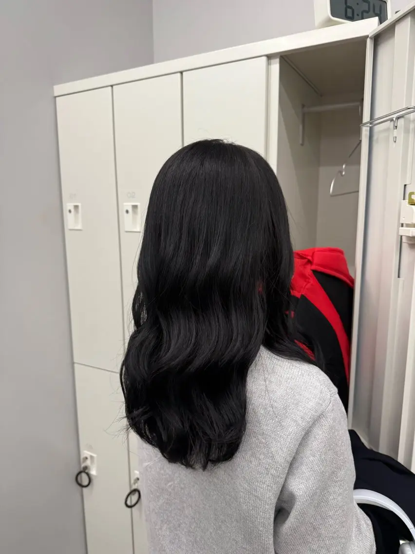 ミディアム ヘアカラー トリートメント SARINA ROCCO3rdのヘアスタイル