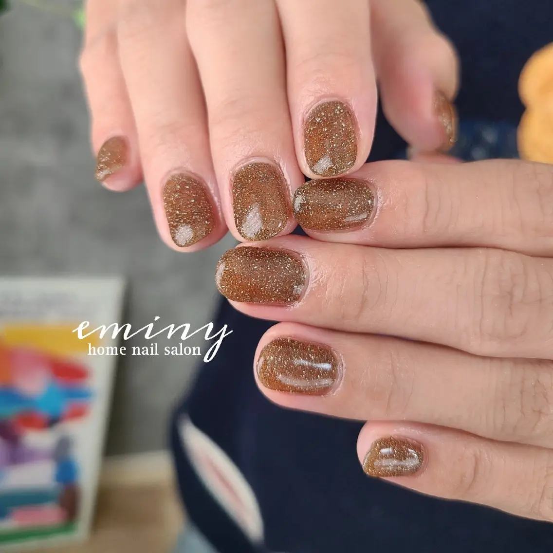 ネイル ブラウン フラッシュネイル キラキラネイル ショートネイル シンプルネイル ハンドネイル nail salon  eminyのネイルデザイン