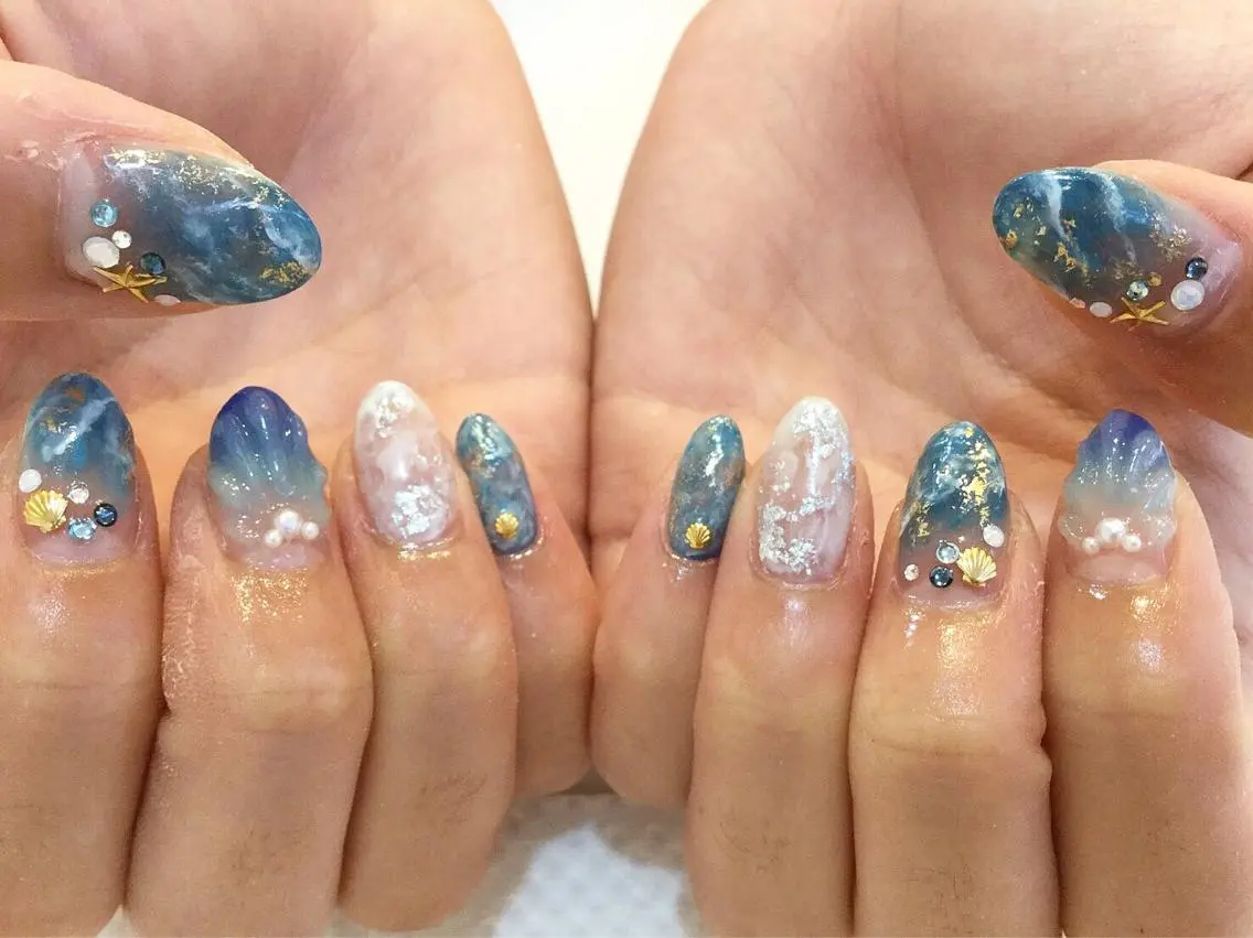 ネイル ブルー 板垣 綾乃のネイルデザイン
