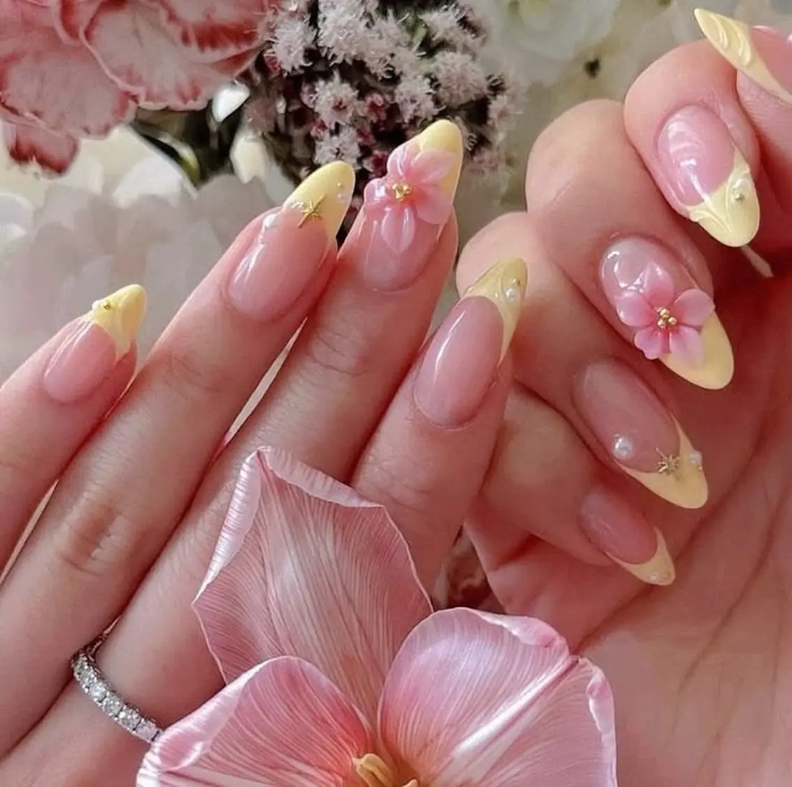 ネイル フラワーネイル ジェルネイル キラキラネイル 韓国ネイル マグネットネイル ハンドネイル Blingg NailStudioのネイルデザイン