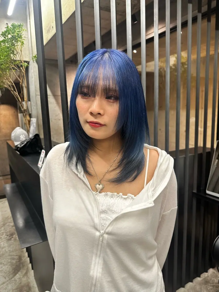 セミロング カラー 西 美羽のヘアスタイル