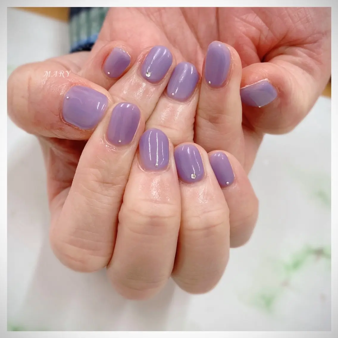 ネイル ニュアンスネイル ワンカラーネイル パープル シンプルネイル ハンドネイル Mary nail .narumiのネイルデザイン