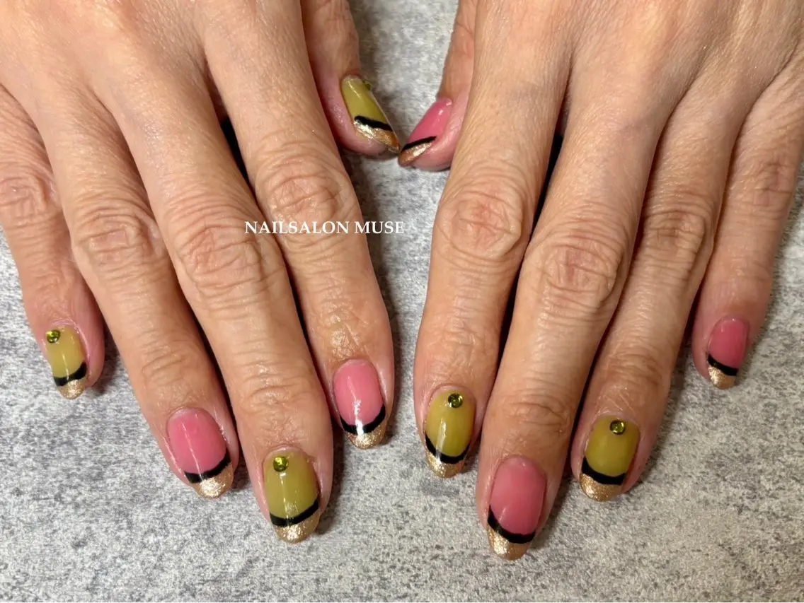 ネイル グリーン ピンク Nail Salon MUSE Taeのネイルデザイン