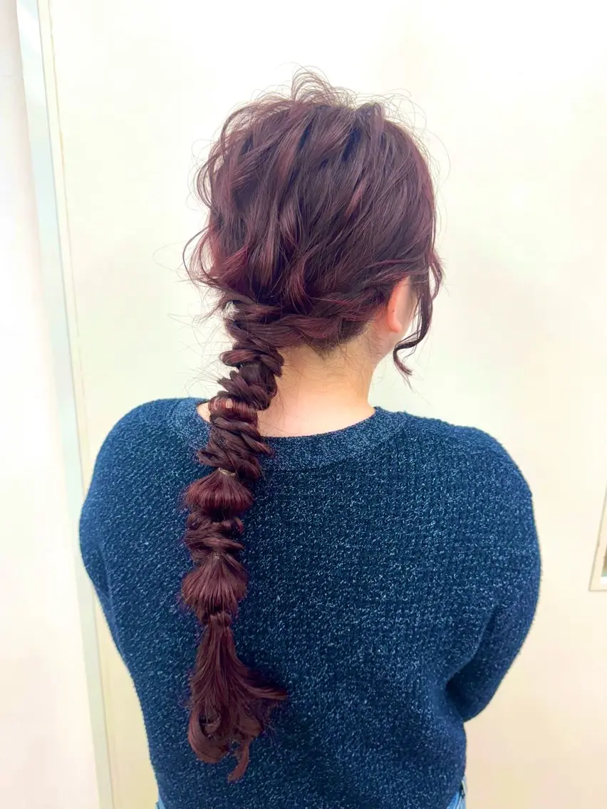 ロング ヘアアレンジ 油谷 咲穂のヘアスタイル