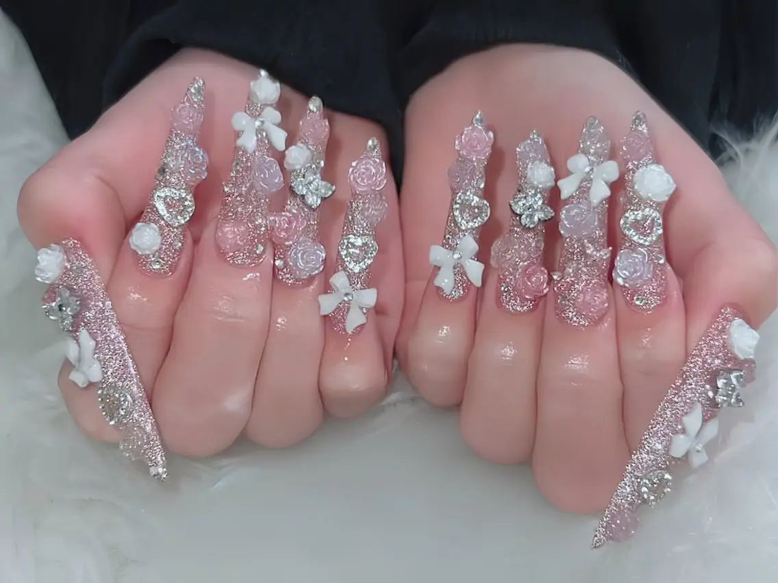 ネイル ボルドー フレンチネイル グラデーション キラキラネイル 韓国ネイル ハンドネイル Rin Nail 新大久保店のネイルデザイン