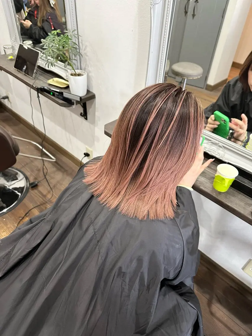 ミディアム レイヤーカット カット ヘアカラー トリートメント バレイヤージュ 隅中秀弥のヘアスタイル