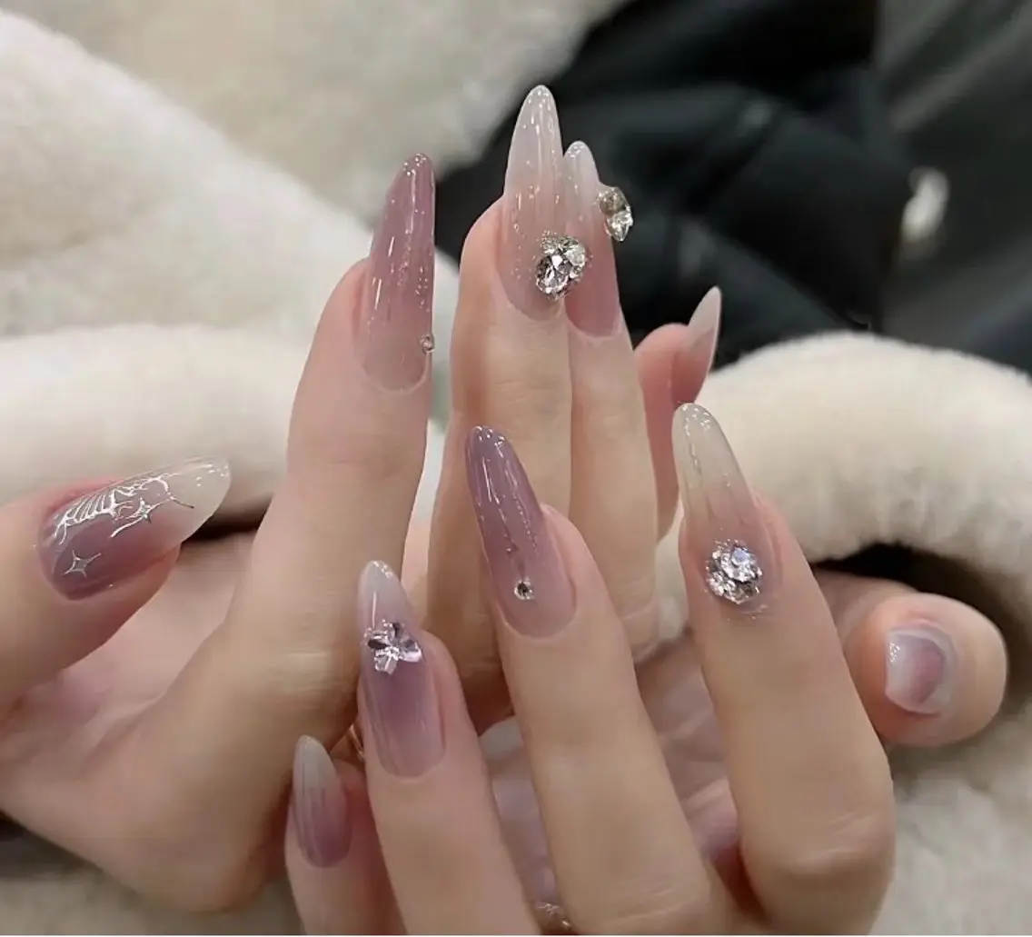 ネイル ハンドネイル THE ONE 山本のネイルデザイン