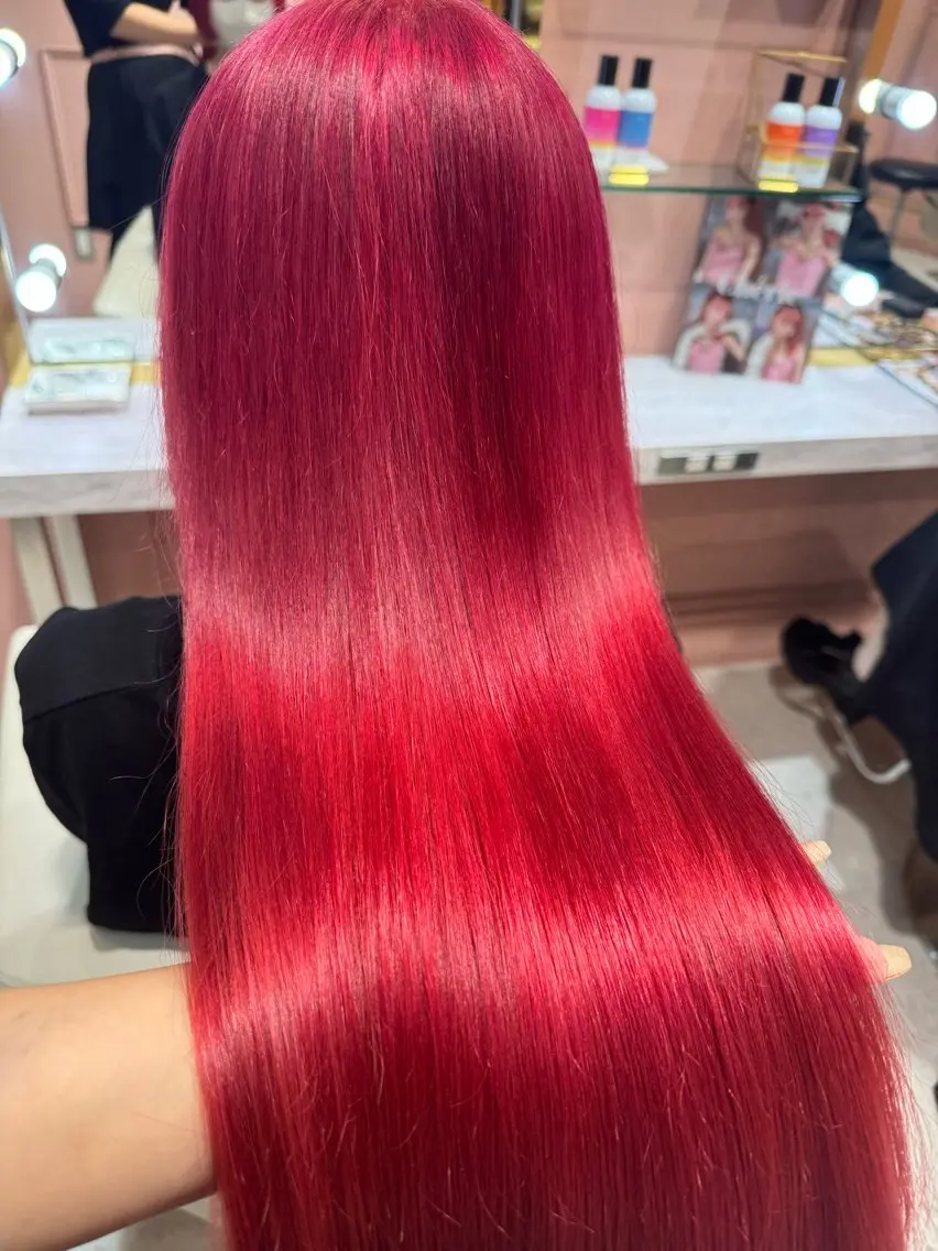 ロング カラー レッドカラー Chérie Honokaのヘアスタイル