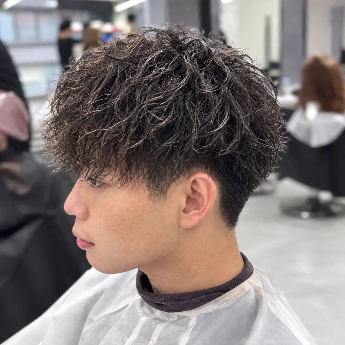 パーマ メンズ カット パーマ 🤎ミルクティー/ハ イトーン/ひろむ🤍のヘアスタイル