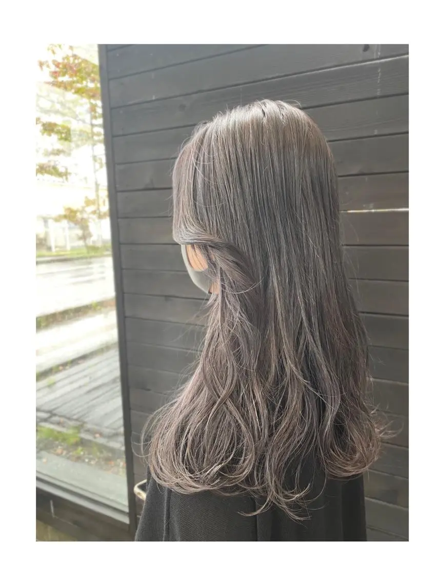 カット+ケアブリーチハイライトダブルカラーの写真