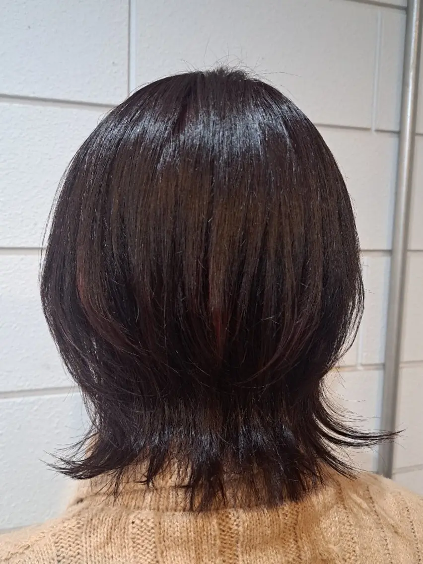ミディアム カラー ブリーチ ブリーチなしカラー レッドカラー 松島 冬浬のヘアスタイル