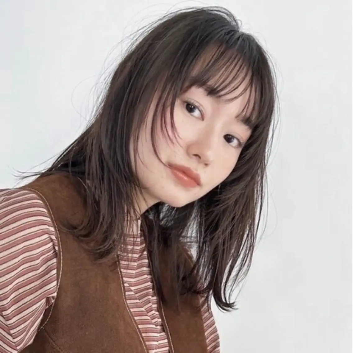 セミロング カラー 似合わせカット× 顔周りカットるな🌛のヘアスタイル