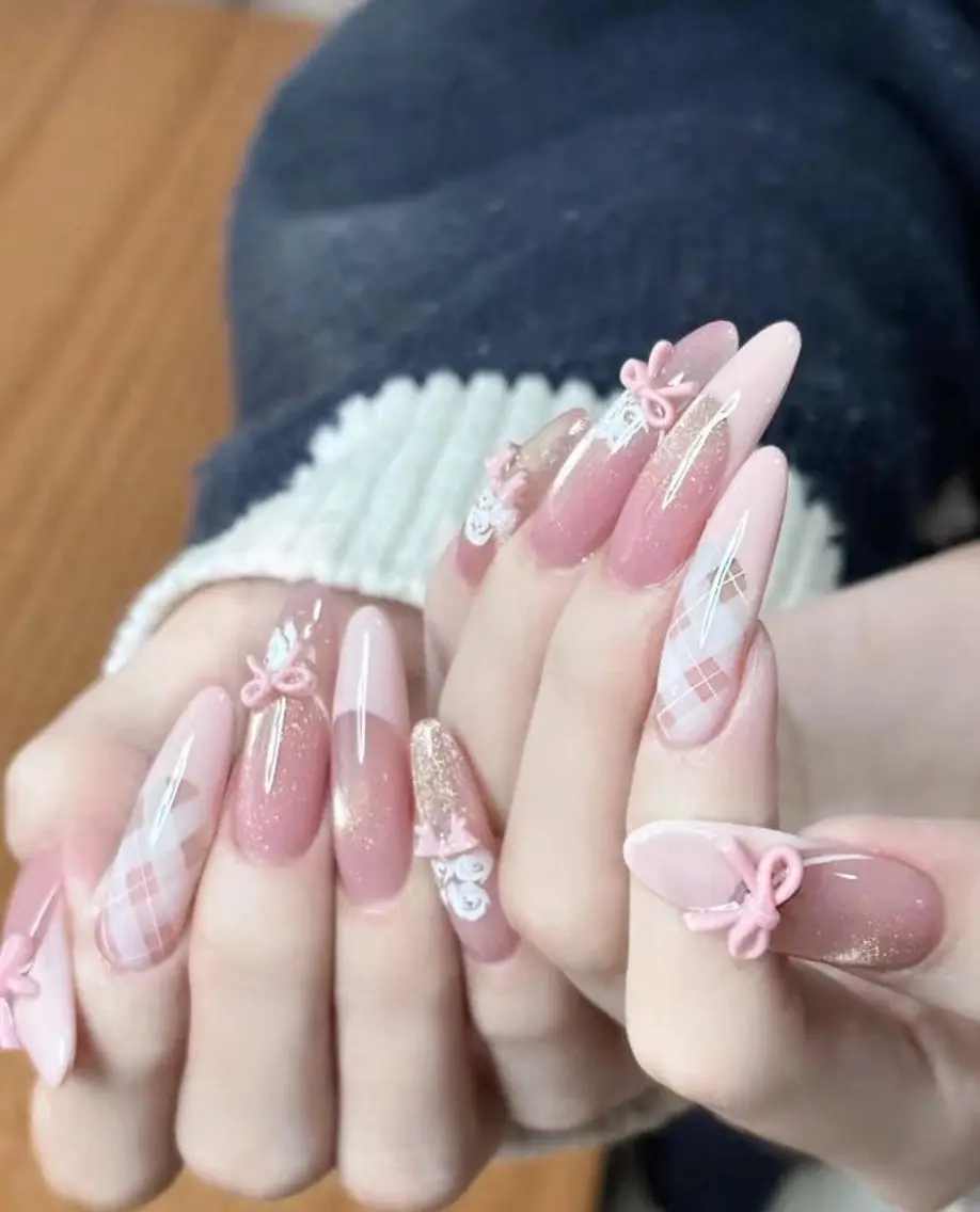 ネイル 韓国ネイル マグネットネイル 持ち込み ハンドネイル Dyo Nail_Royalのネイルデザイン