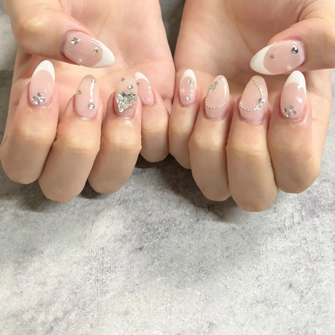 ネイル フレンチネイル FELICE フェリーチェのネイルデザイン