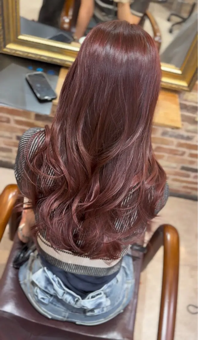 ロング カット ヘアカラー トリートメント 飯星慧斗 /ブリーチ、縮毛矯正のヘアスタイル