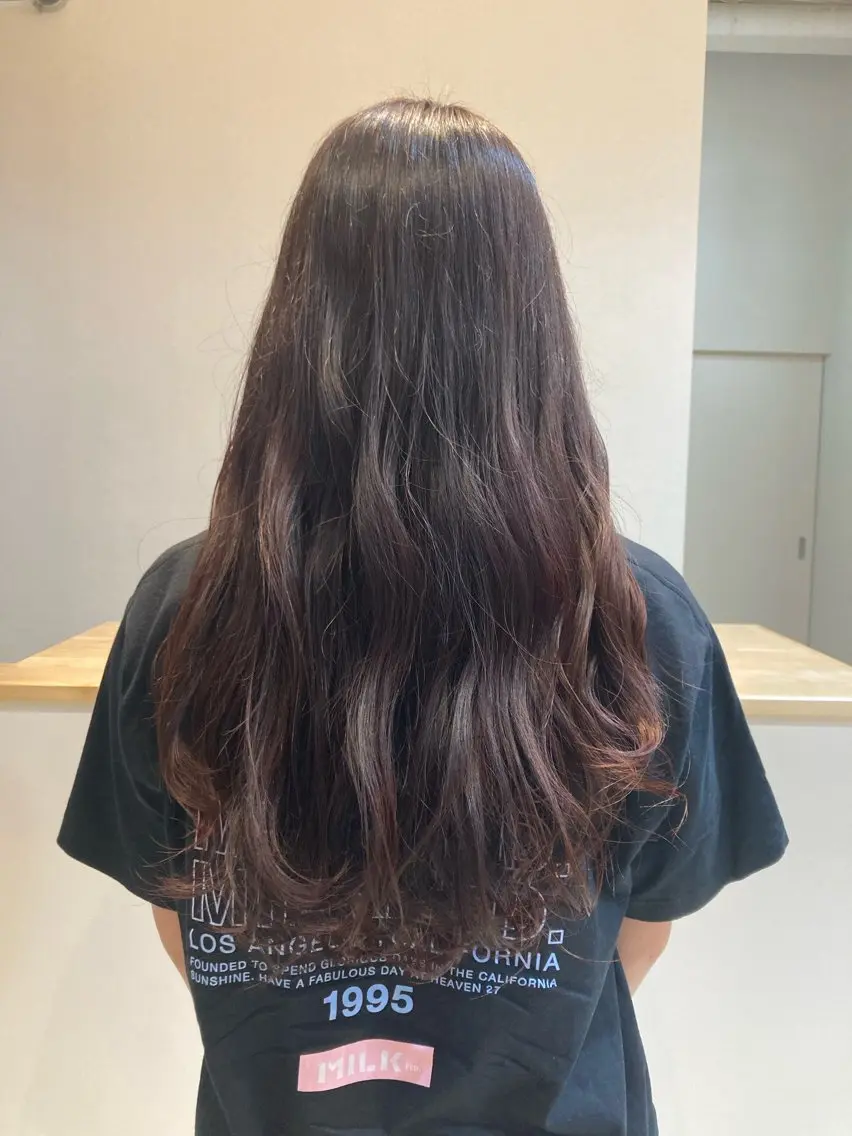 ロング カラー ブリーチ ブリーチなしカラー ウジイエ ミユウのヘアスタイル