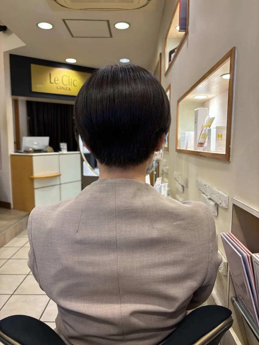 ショート イソベ ミズキのヘアスタイル