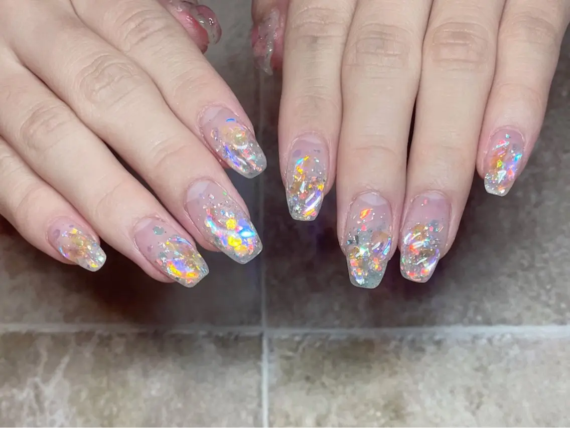 ネイル オーロラネイル グラデーション キラキラネイル ラメ(グリッター) ラメグラデーション ハンドネイル Classy: Mizukiのネイルデザイン