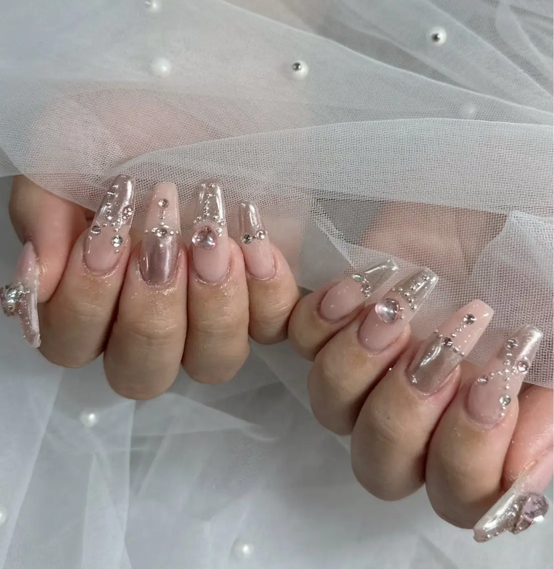 ネイル ハンドネイル フットネイル LAVISH nanamiのネイルデザイン